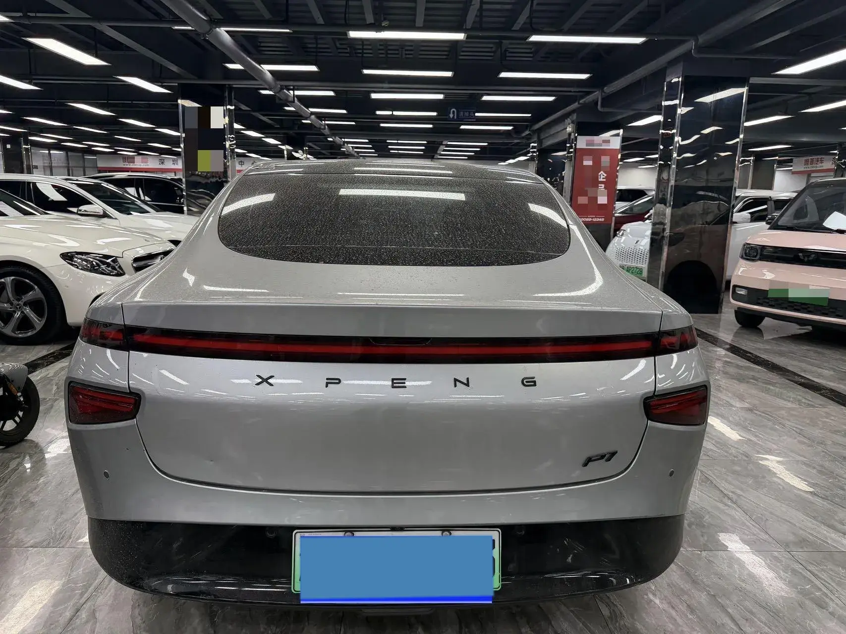 2022 XPENG P7 thumbnail 4