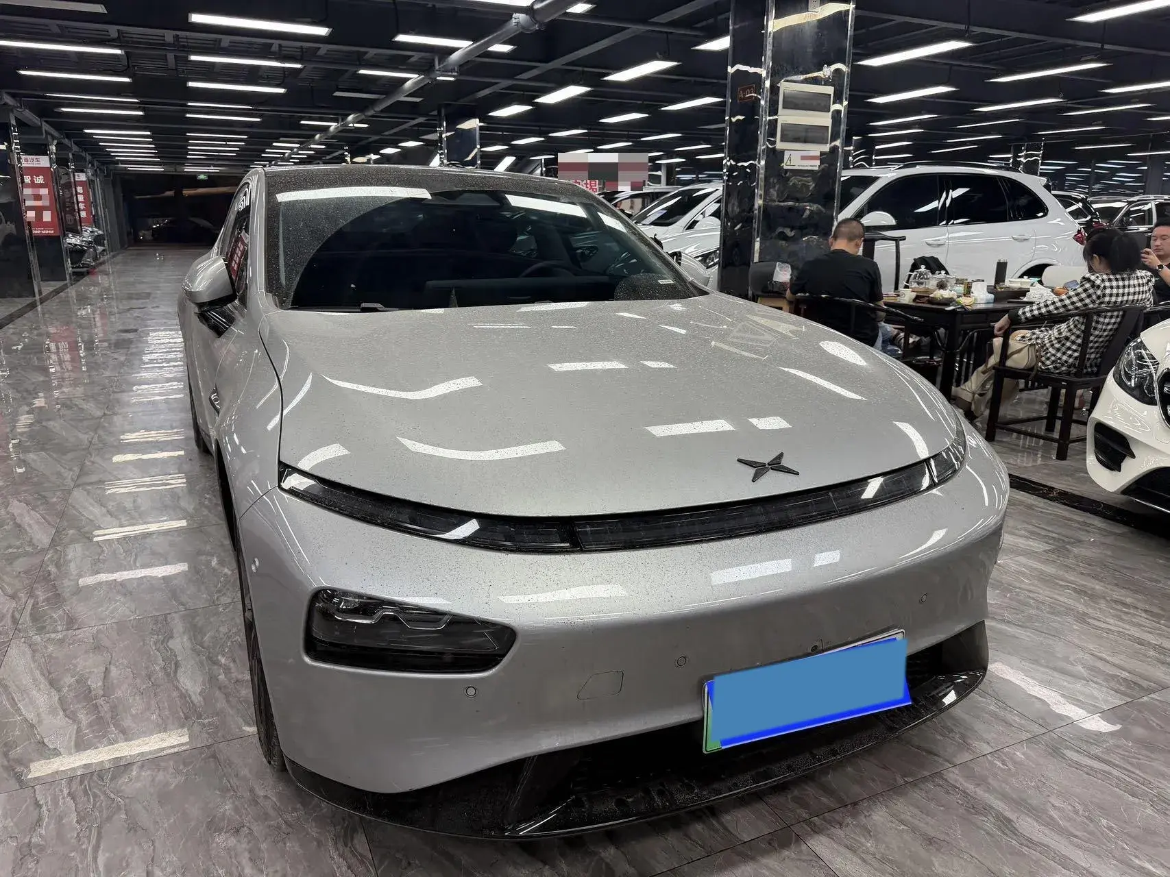 2022 XPENG P7 thumbnail 2