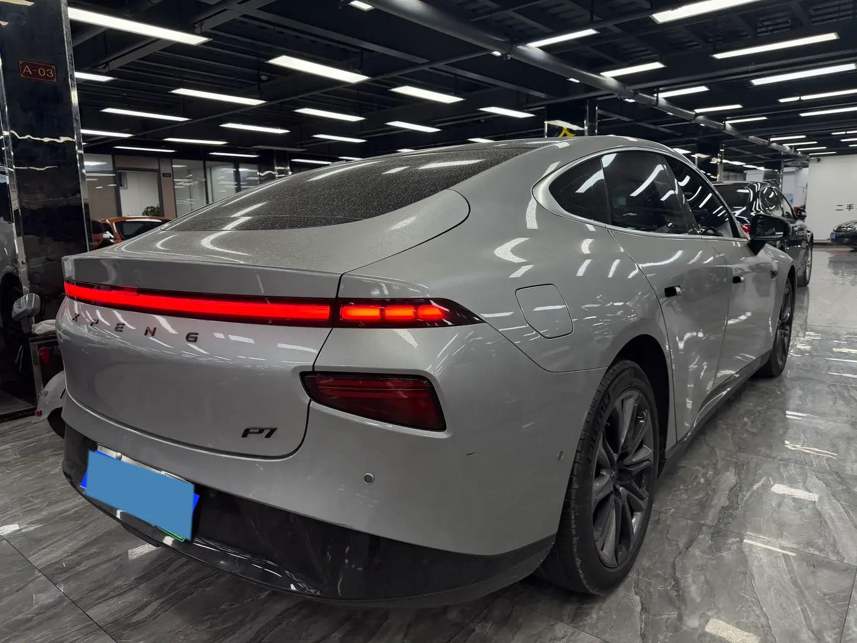 2022 XPENG P7 thumbnail 3