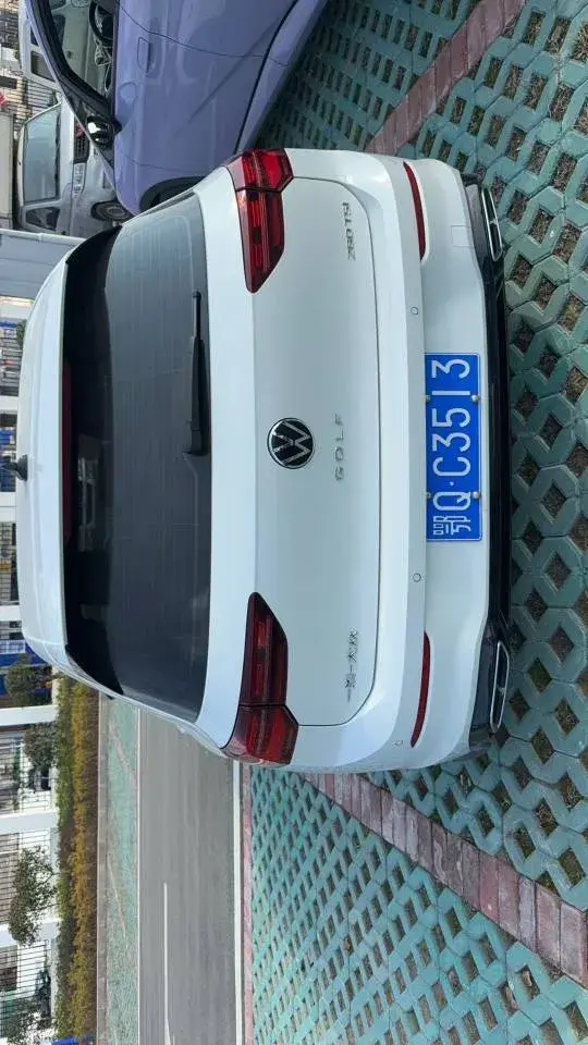 2021 VOLKSWAGEN GOLF thumbnail 2