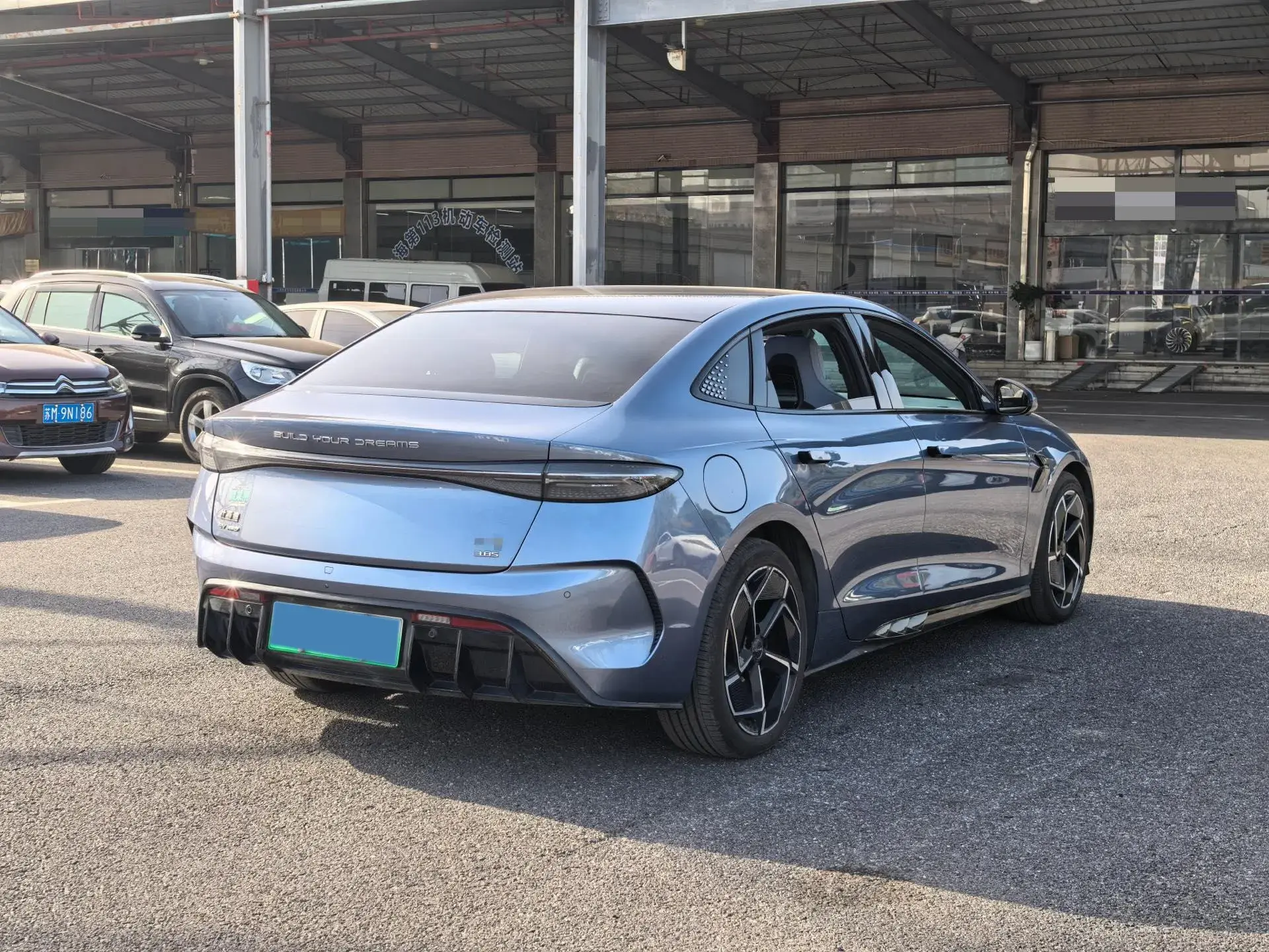 2022 BYD SEAL thumbnail 4