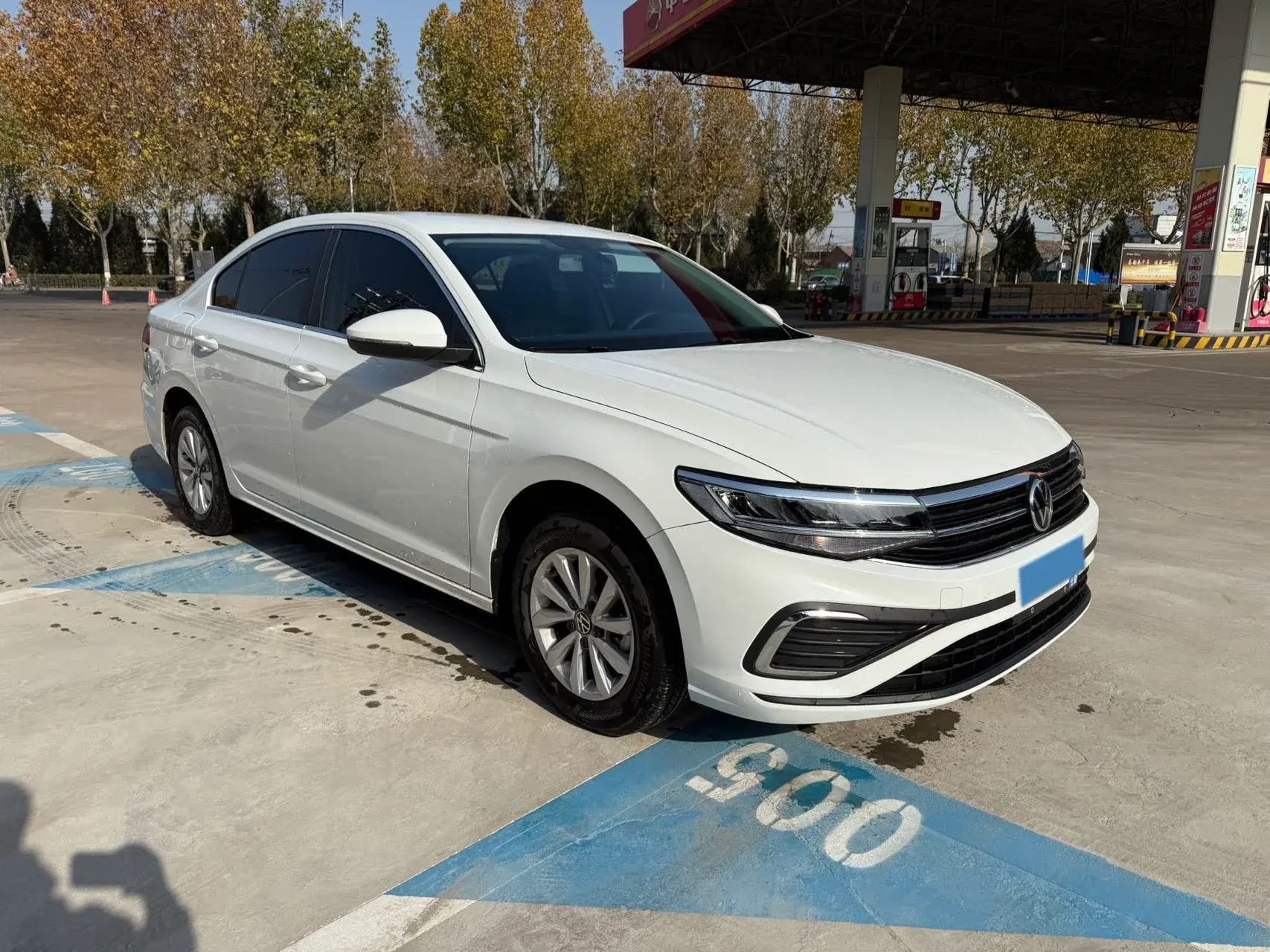 2024 VOLKSWAGEN BORA thumbnail 3