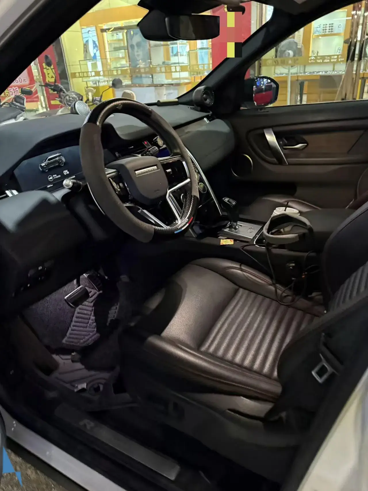 2022 LAND ROVER thumbnail 4