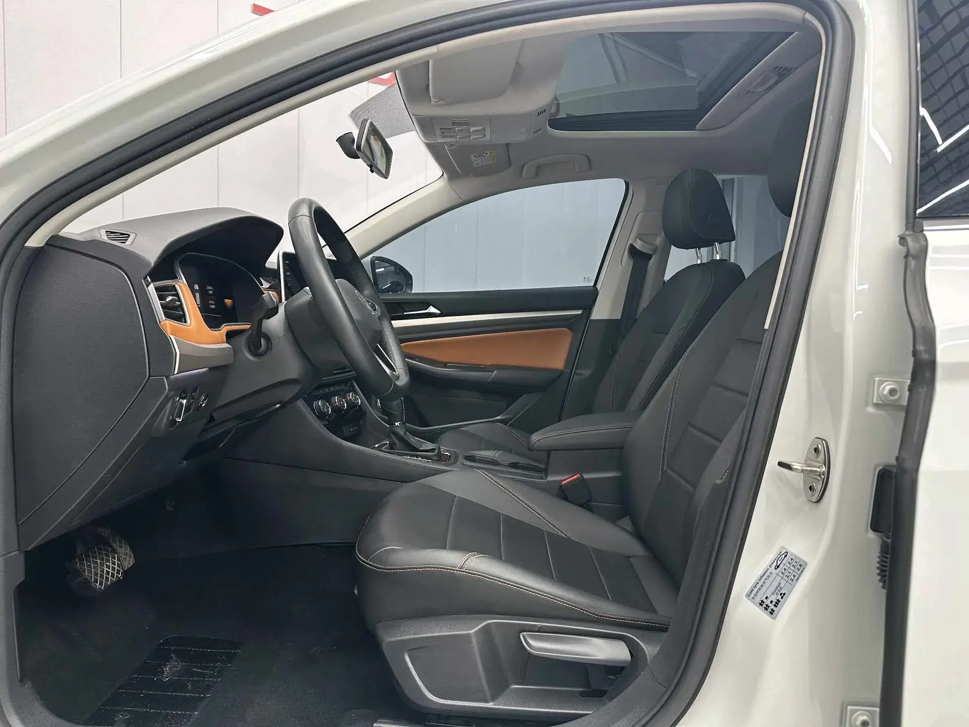 2023 VOLKSWAGEN BORA thumbnail 4