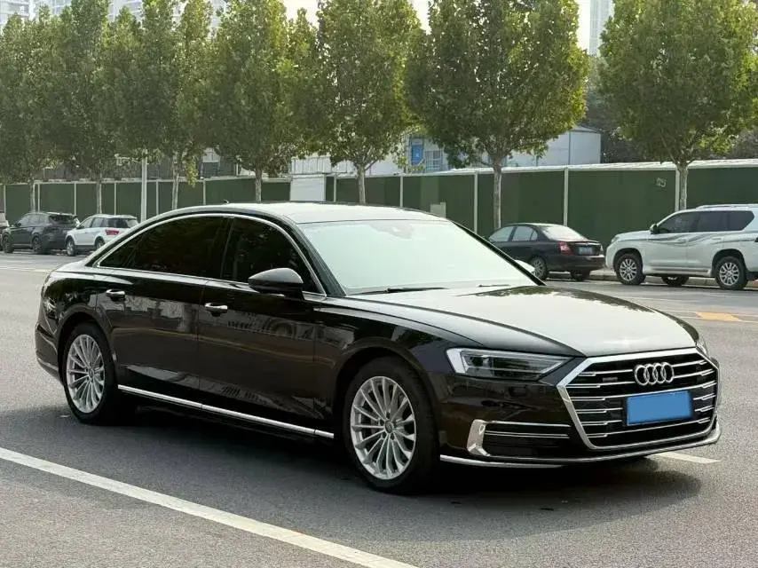 2019 AUDI A8 thumbnail 3