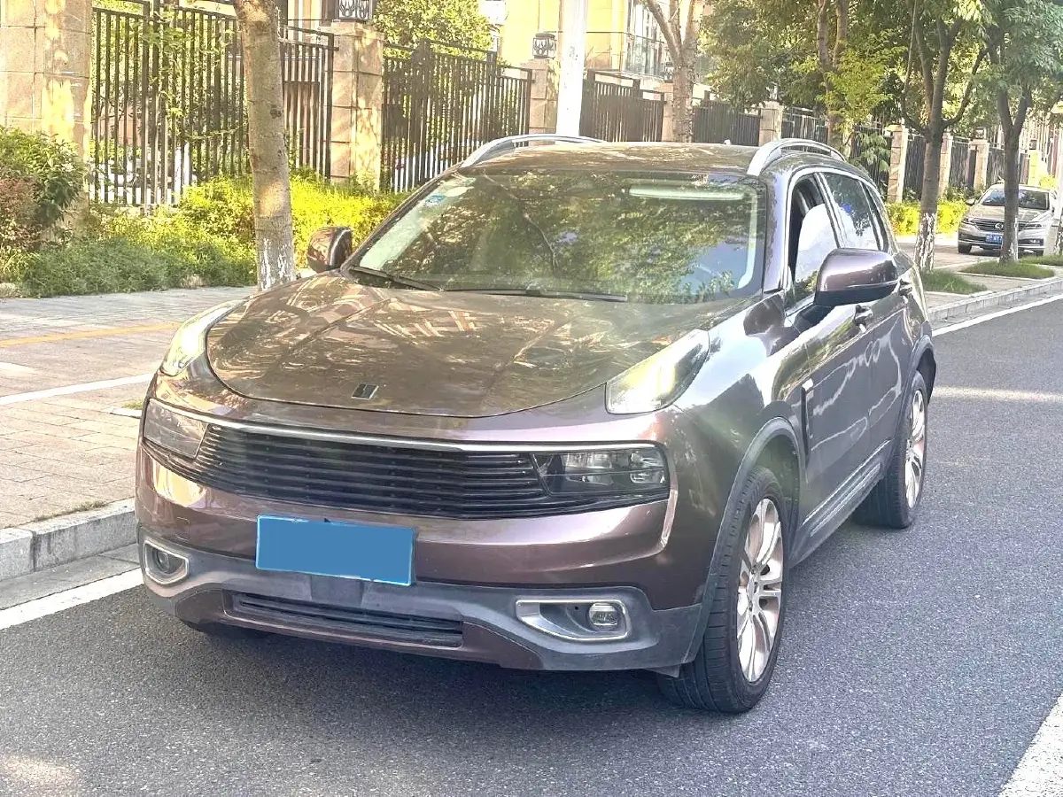 2018 LYNK&CO 01 2.0T 190HP L4 6AT