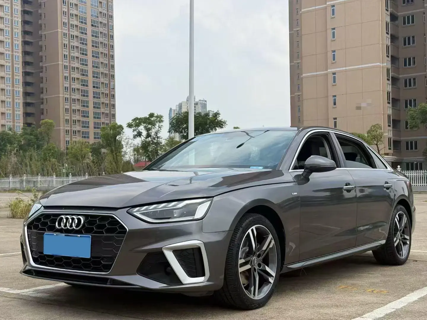 2020 AUDI A4L view 1