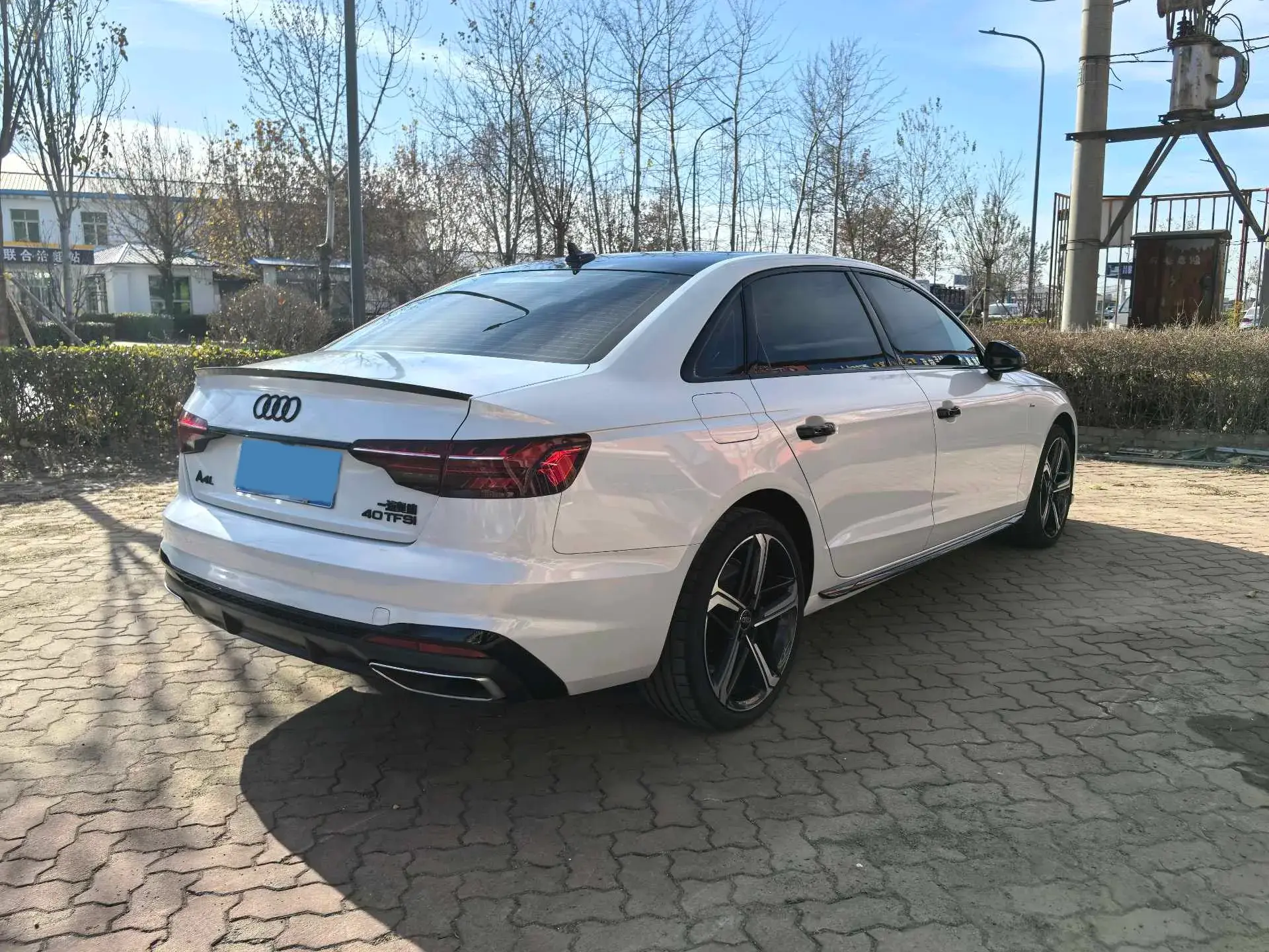 2024 AUDI A4L thumbnail 3