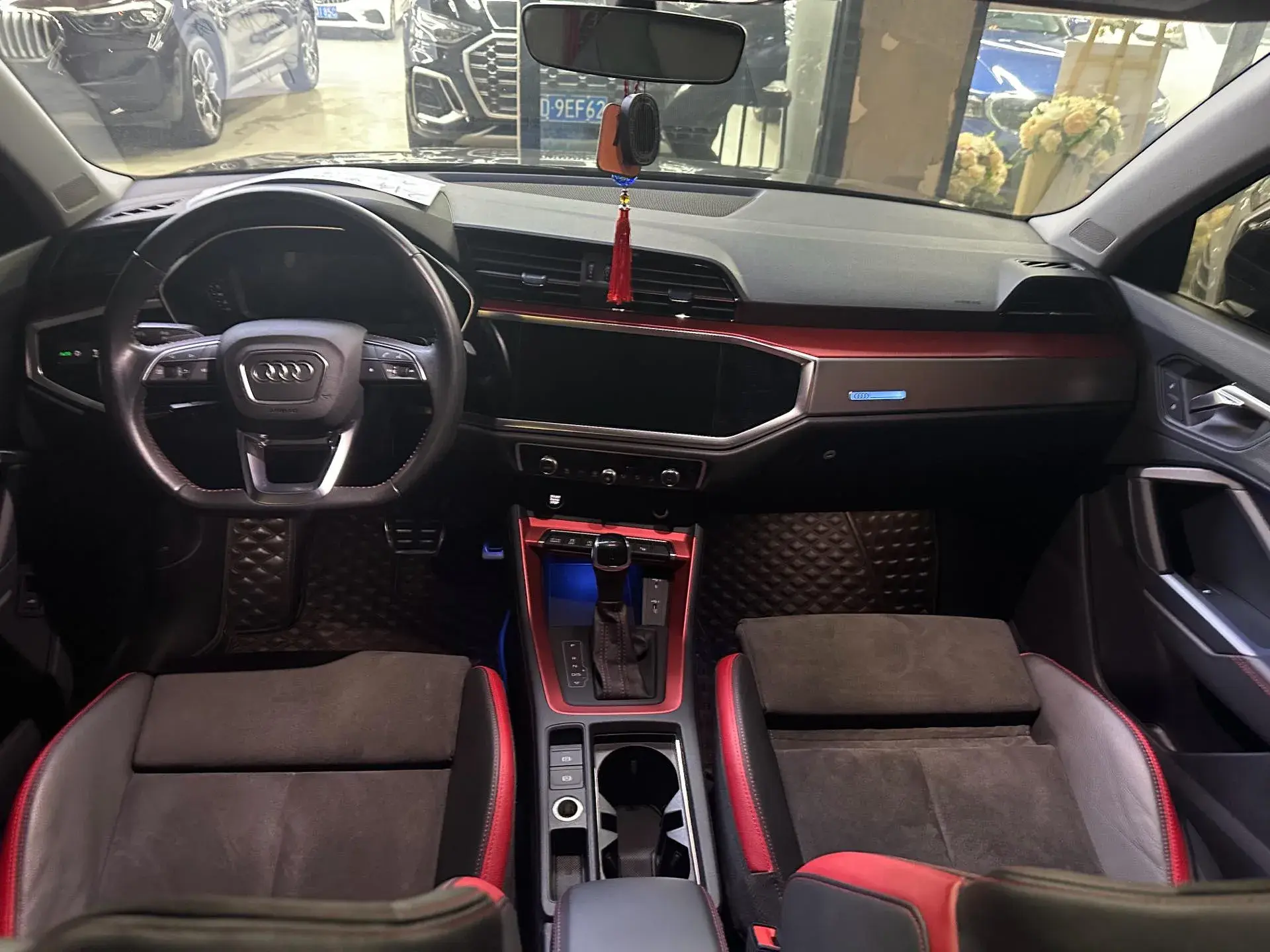 2020 AUDI Q3 thumbnail 3