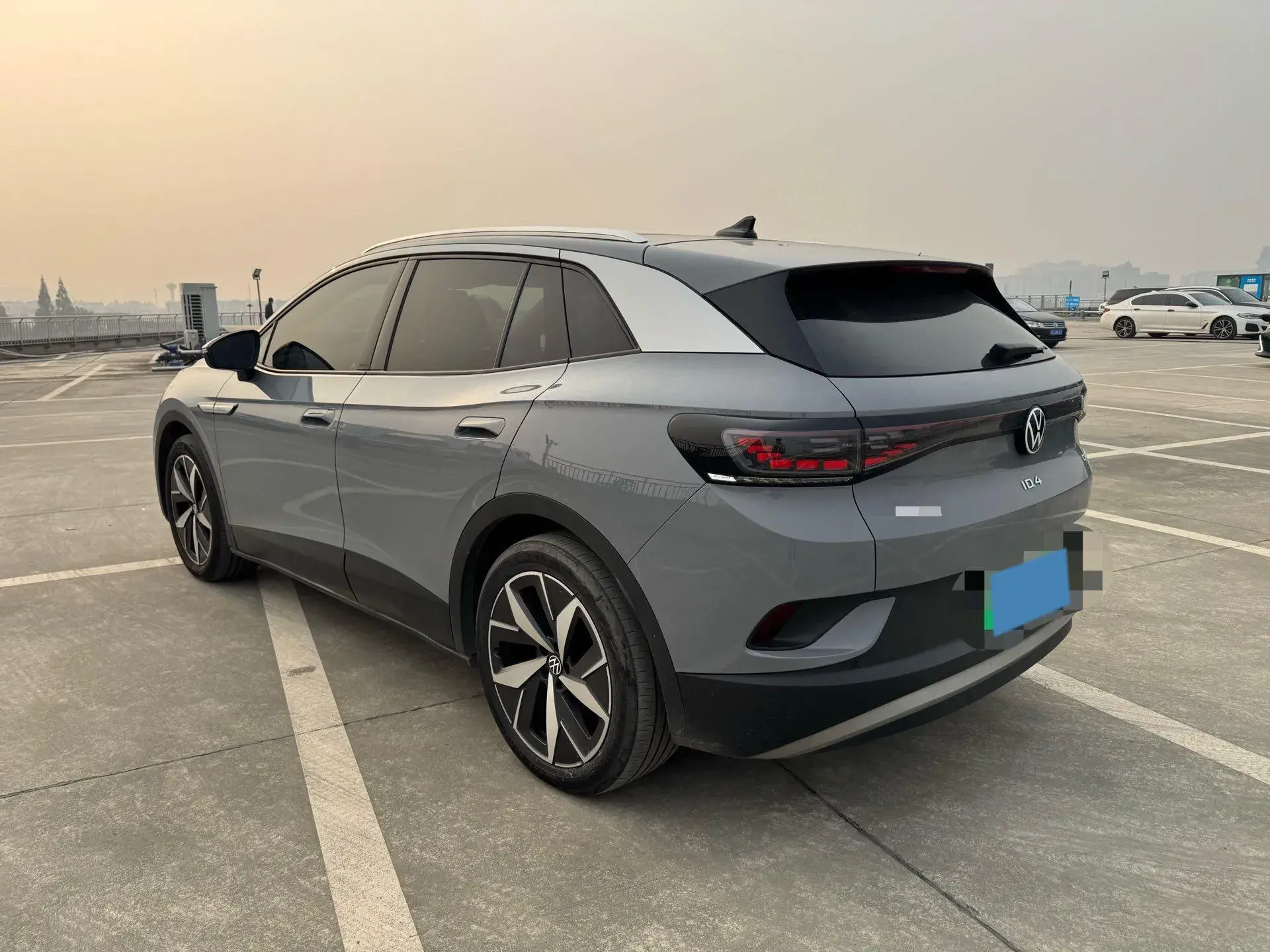 2021 VOLKSWAGEN ID.4 thumbnail 4