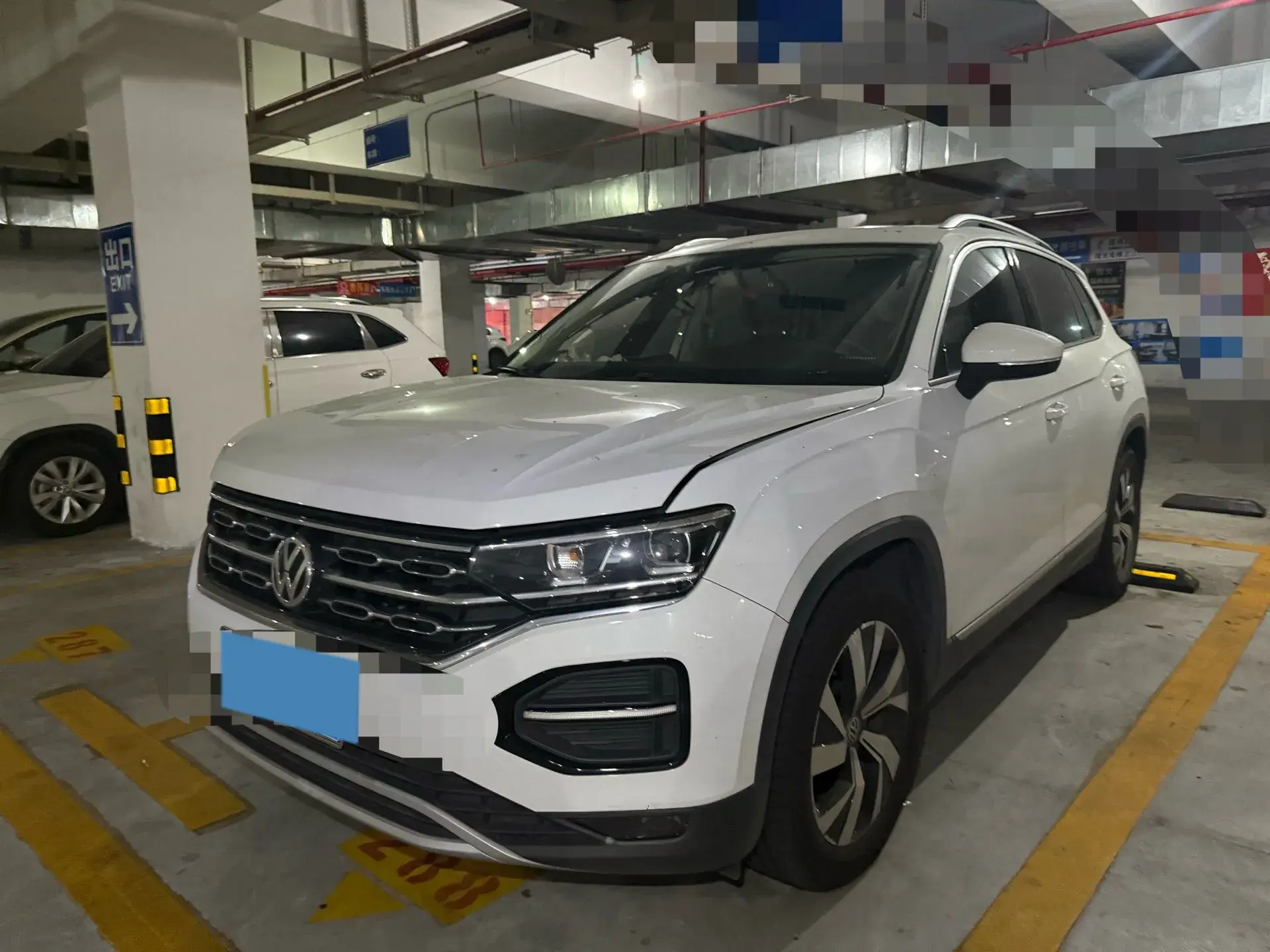 2020 VOLKSWAGEN TAYRON view 1