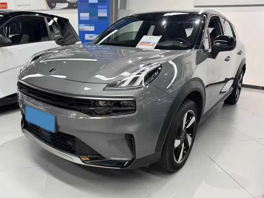 2020 LYNK&CO 06 view 1