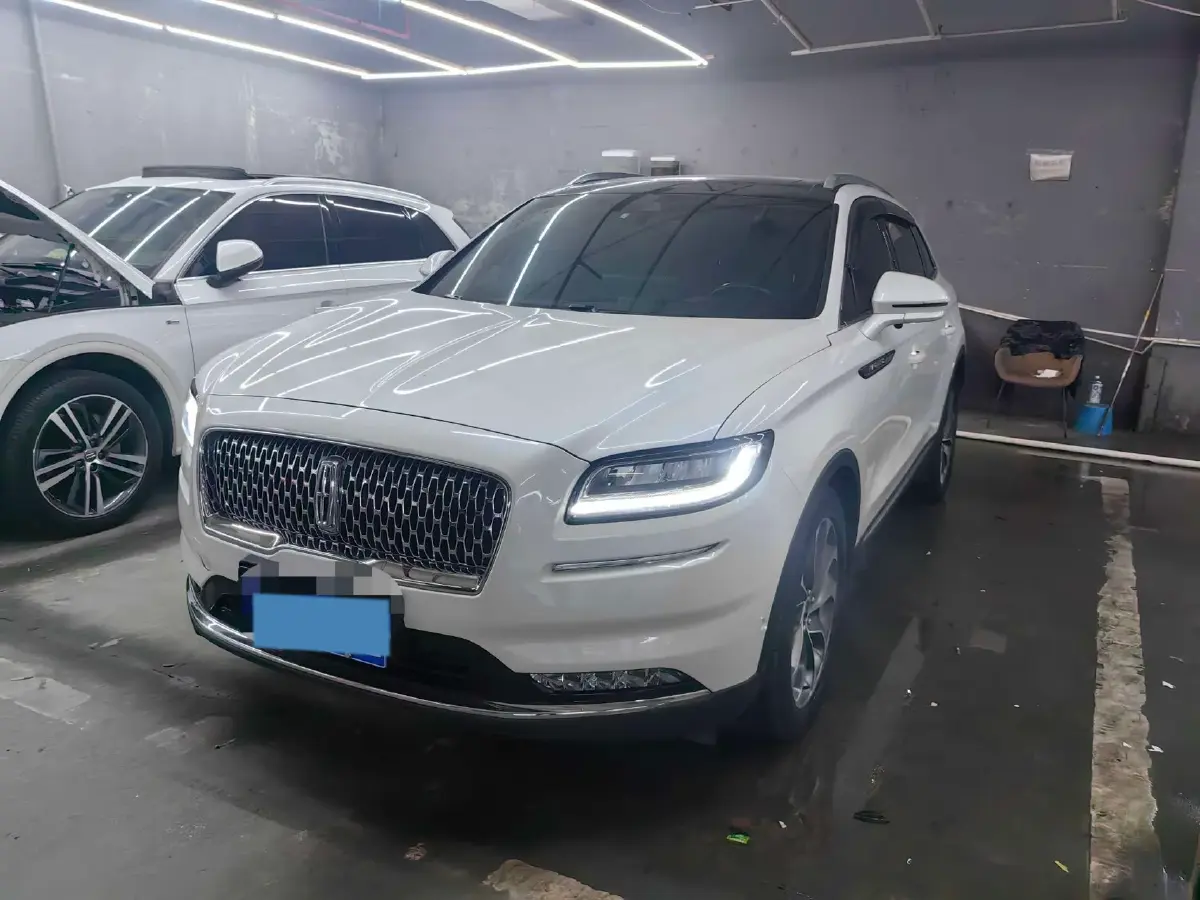 2021 Lincoln Nautilus 2.0T 245HP L4 8AT