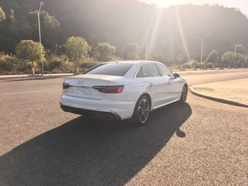 2024 AUDI A4L thumbnail 4