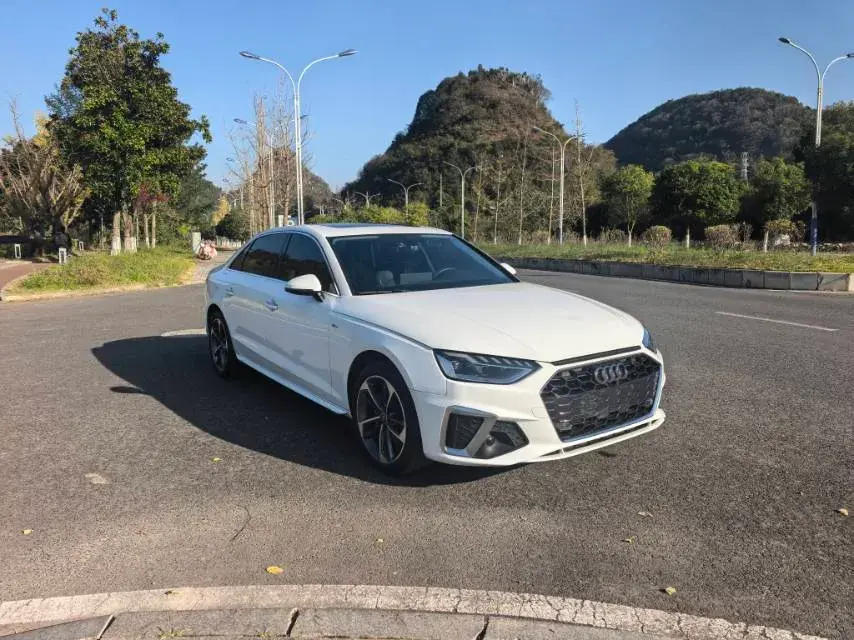 2024 AUDI A4L thumbnail 3