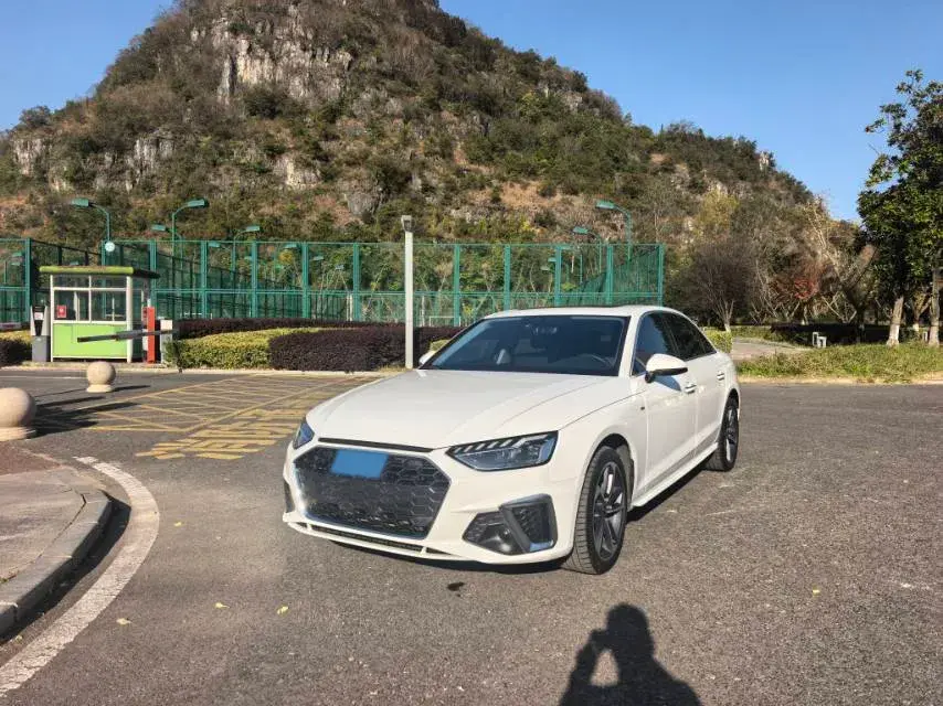 2024 Audi A4L 2.0T 190HP L4 7DCT