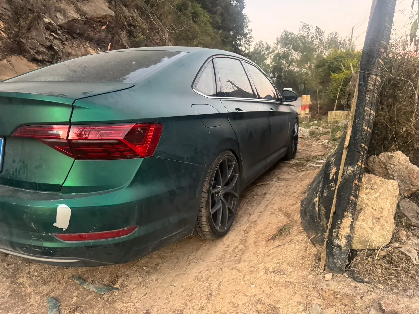 2019 VOLKSWAGEN SAGITAR thumbnail 3