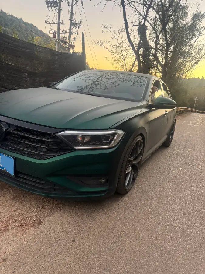 2019 Volkswagen Sagitar 1.4T 150HP L4 7DCT