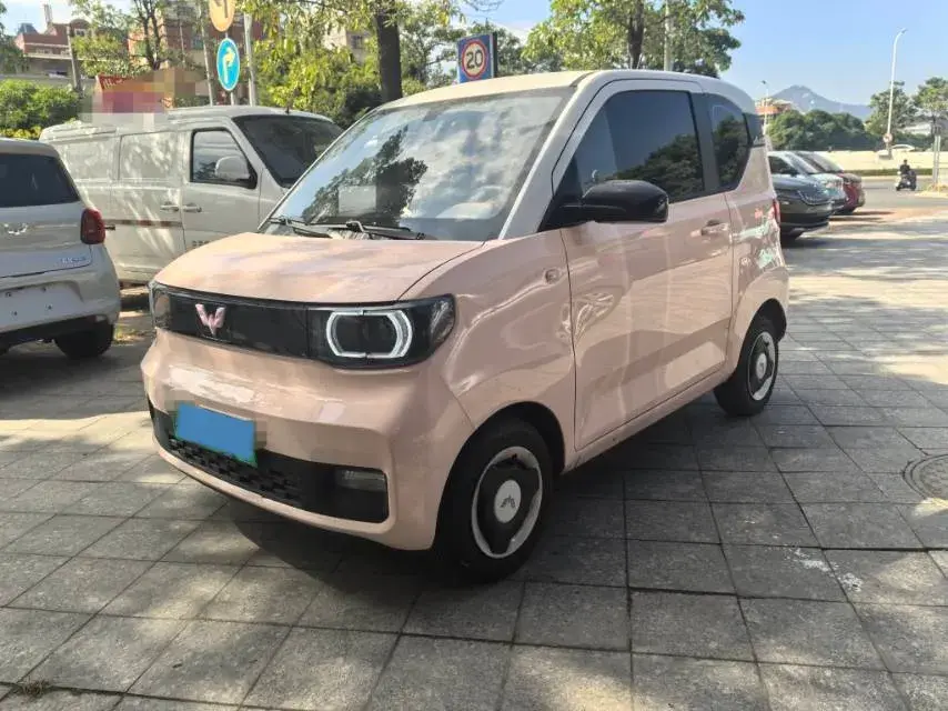 2022 WULING HONGGUANG view 1