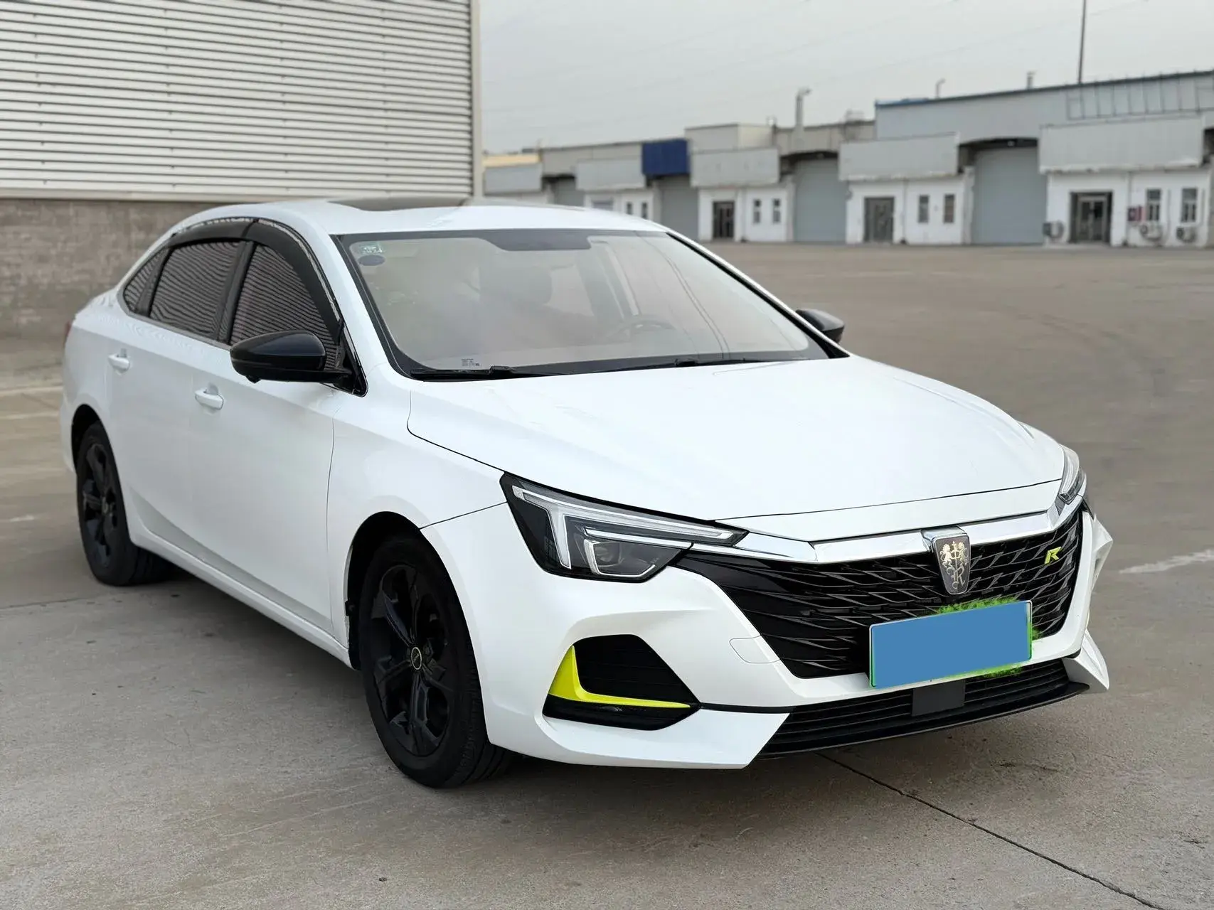 2019 ROEWE I6 thumbnail 3
