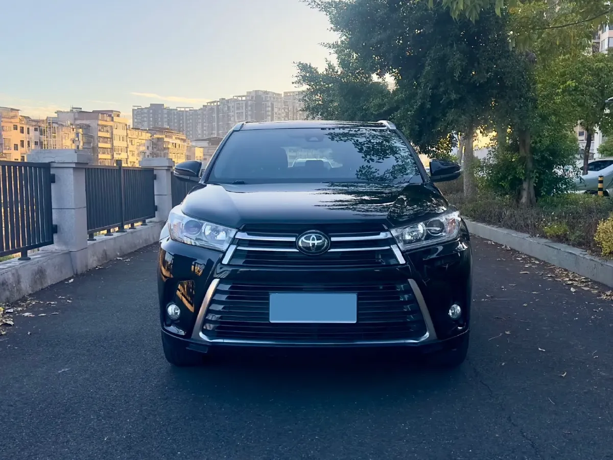 2019 HanTeng V7 1.5T 156HP L4 6AT,autocango,china used car exporter,china ev exporter,chinese used car exporter,chinese used ev exporter