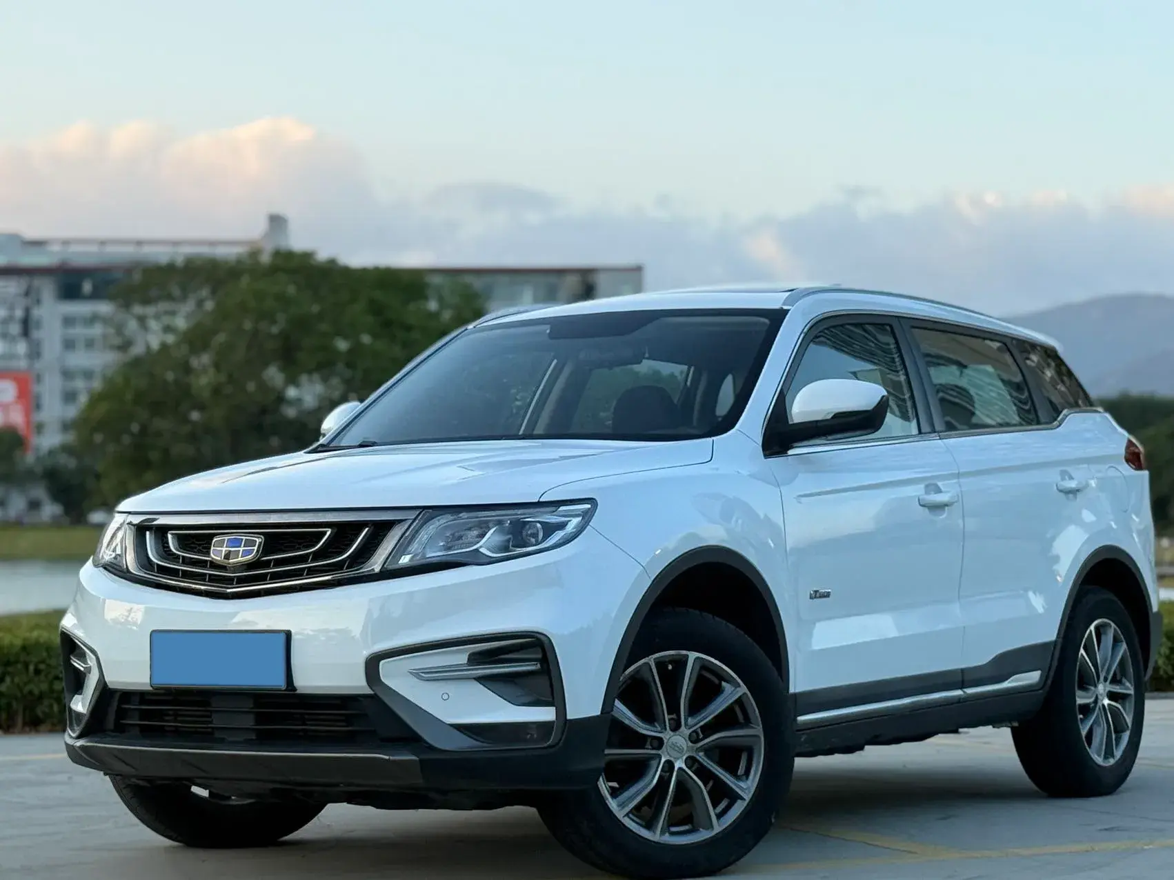 2018 GEELY AZKARRA view 1