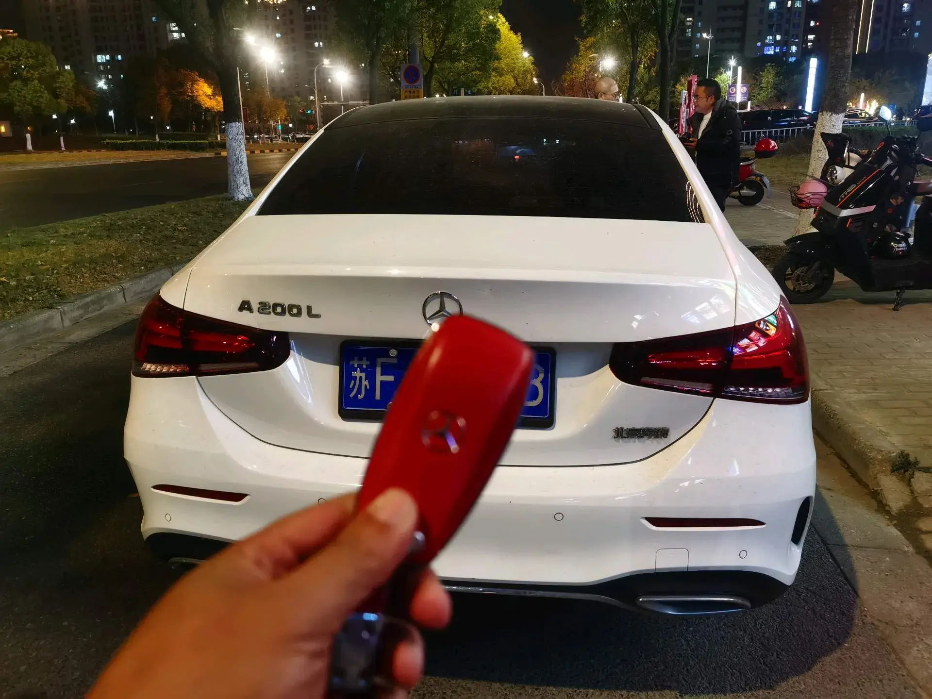 2020 MERCEDES-BENZ A thumbnail 3