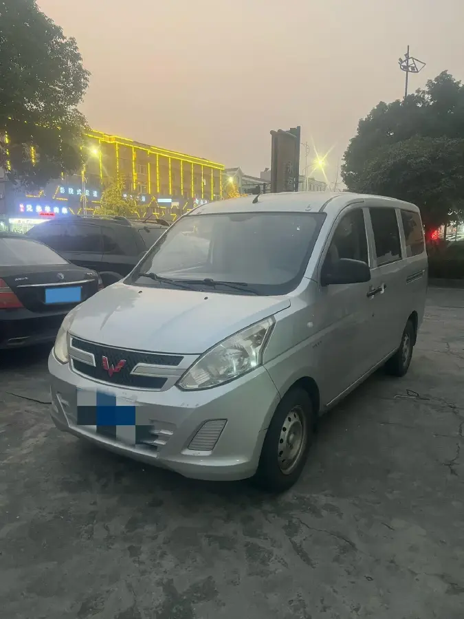 2016 WuLing RongGuang V 1.5L 112HP L4 5MT