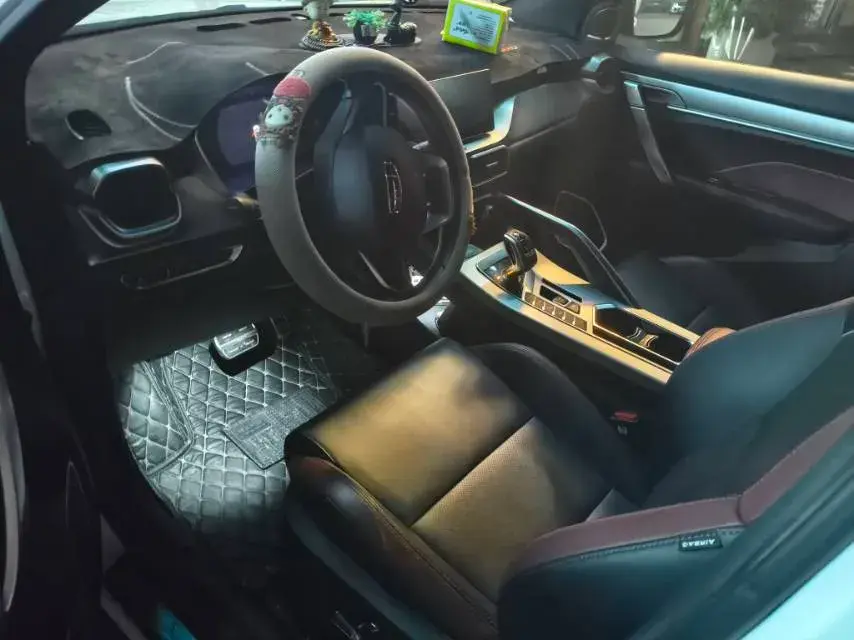 2021 GEELY COOLRAY thumbnail 4