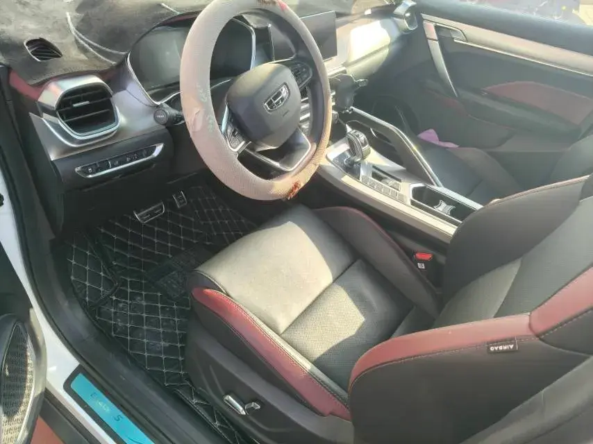 2021 GEELY COOLRAY thumbnail 2