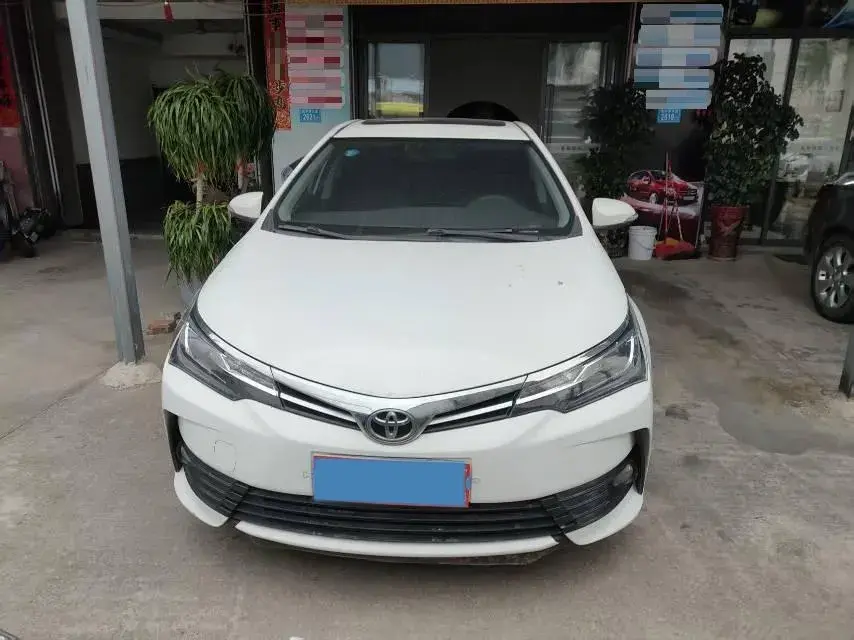 2018 TOYOTA COROLLA thumbnail 2