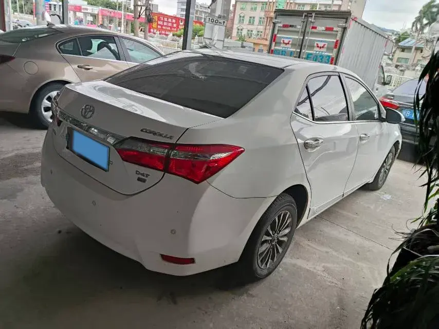 2018 TOYOTA COROLLA thumbnail 4