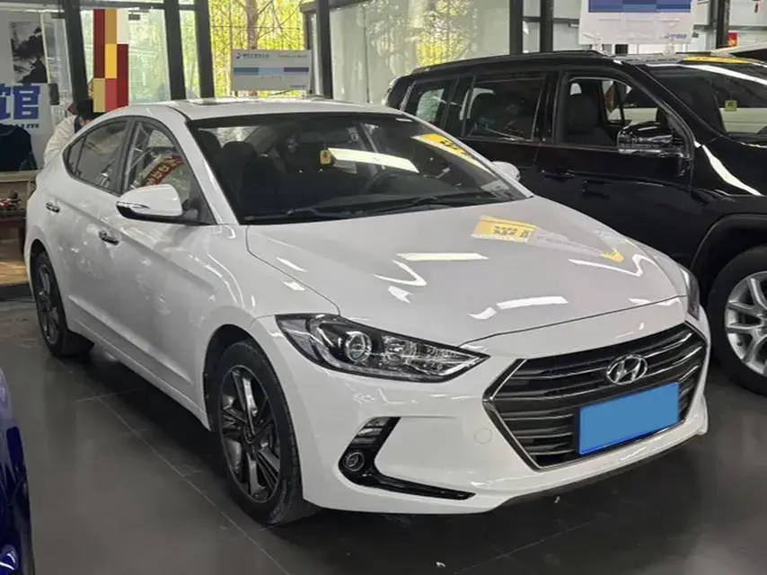 2016 HYUNDAI ELANTRA thumbnail 3