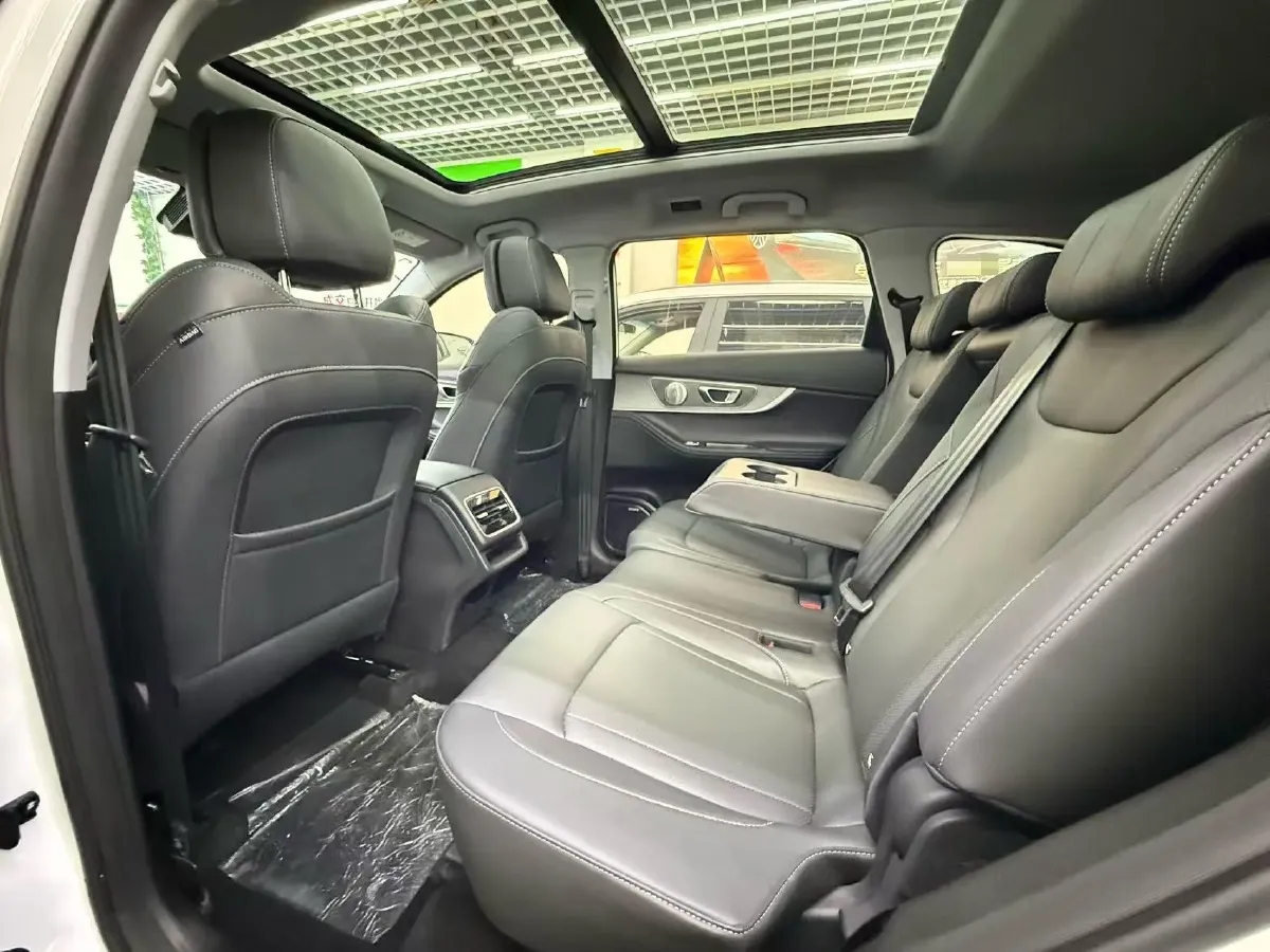 2024 Chery Tiggo 8 PRO 1.6T 197HP L4 7DCT,autocango,china used car exporter,china ev exporter,chinese used car exporter,chinese used ev exporter