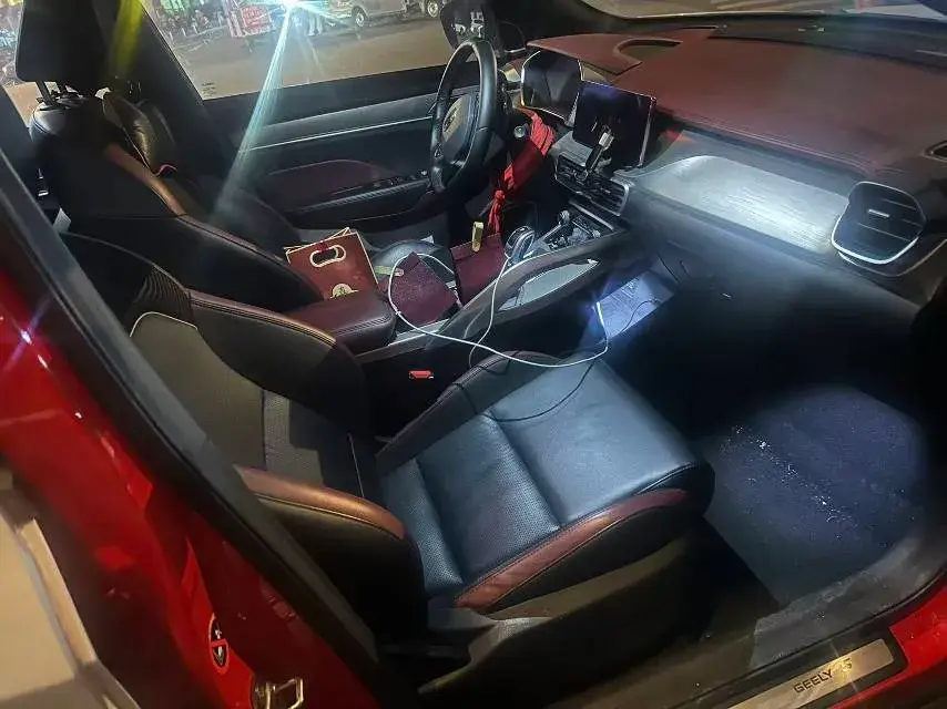 2019 GEELY COOLRAY thumbnail 3