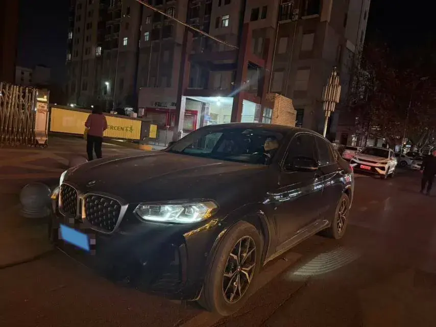 2022 BMW X4 2.0T 245HP L4 8AT