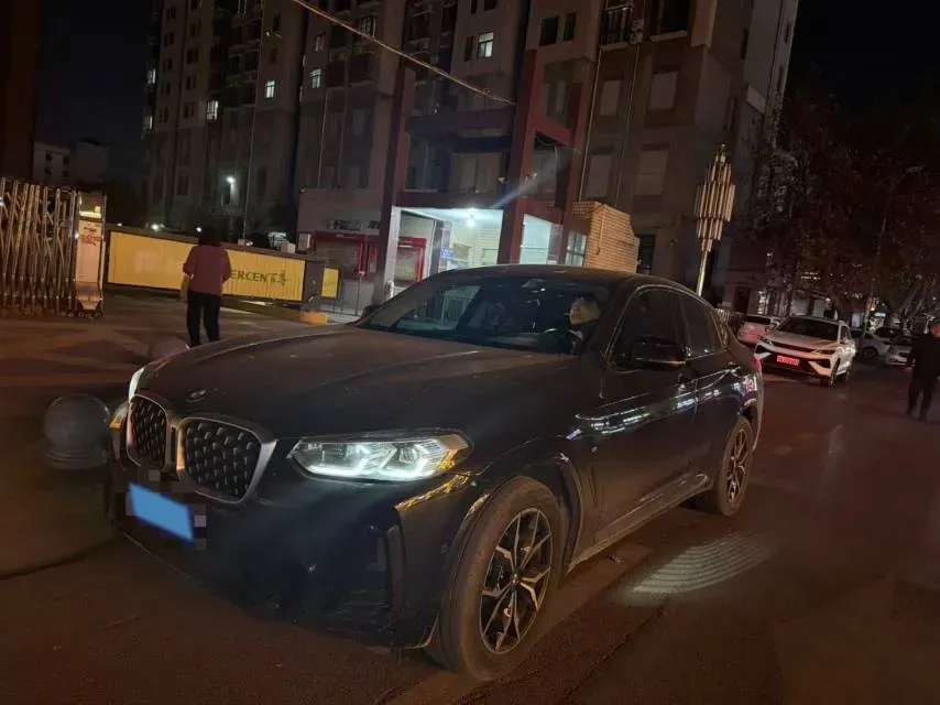2022 BMW X4 2.0T 245HP L4 8AT,autocango,china used car exporter,china ev exporter,chinese used car exporter,chinese used ev exporter