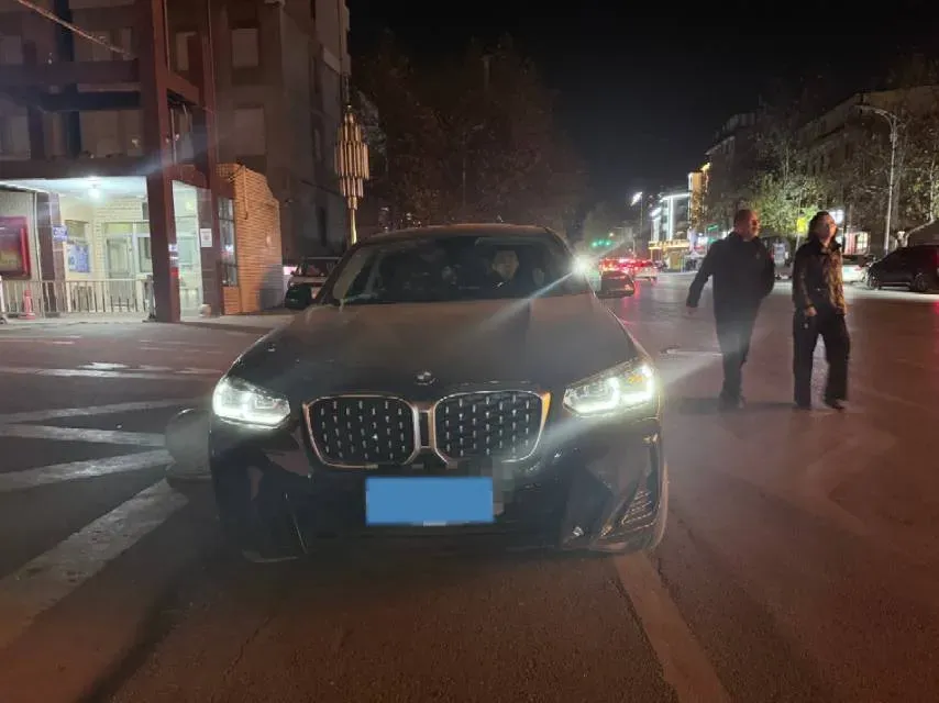 2022 BMW X4 2.0T 245HP L4 8AT,autocango,china used car exporter,china ev exporter,chinese used car exporter,chinese used ev exporter