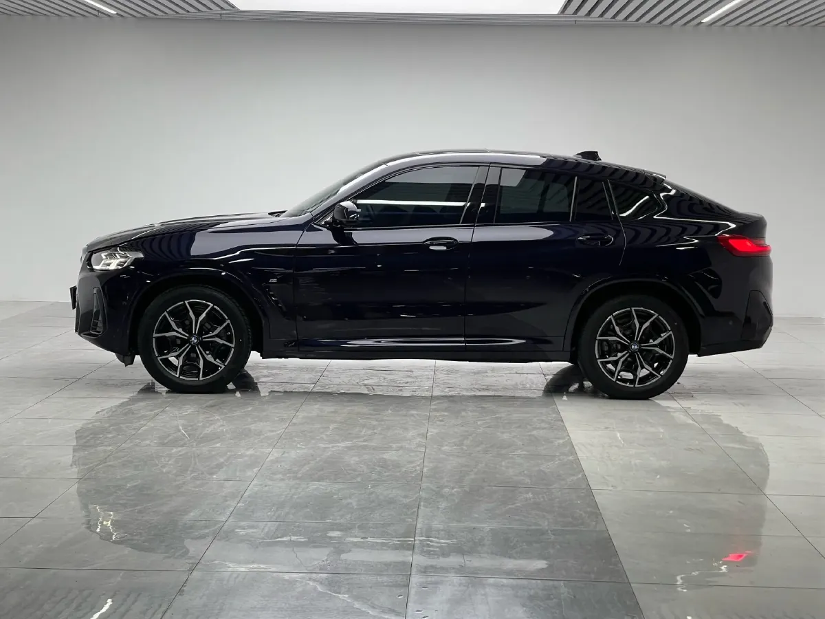 2022 BMW X4 2.0T 245HP L4 8AT,autocango,china used car exporter,china ev exporter,chinese used car exporter,chinese used ev exporter