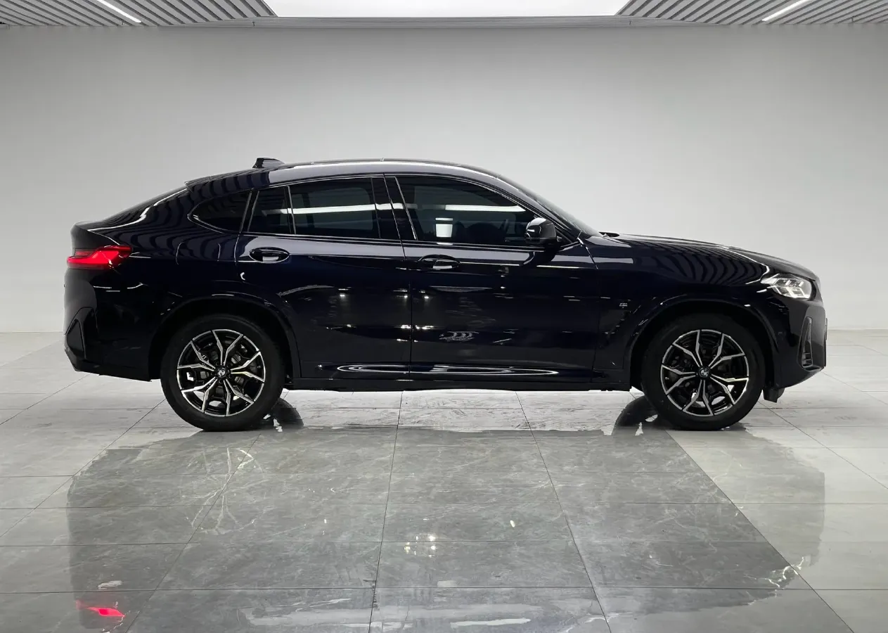 2022 BMW X4 2.0T 245HP L4 8AT,autocango,china used car exporter,china ev exporter,chinese used car exporter,chinese used ev exporter