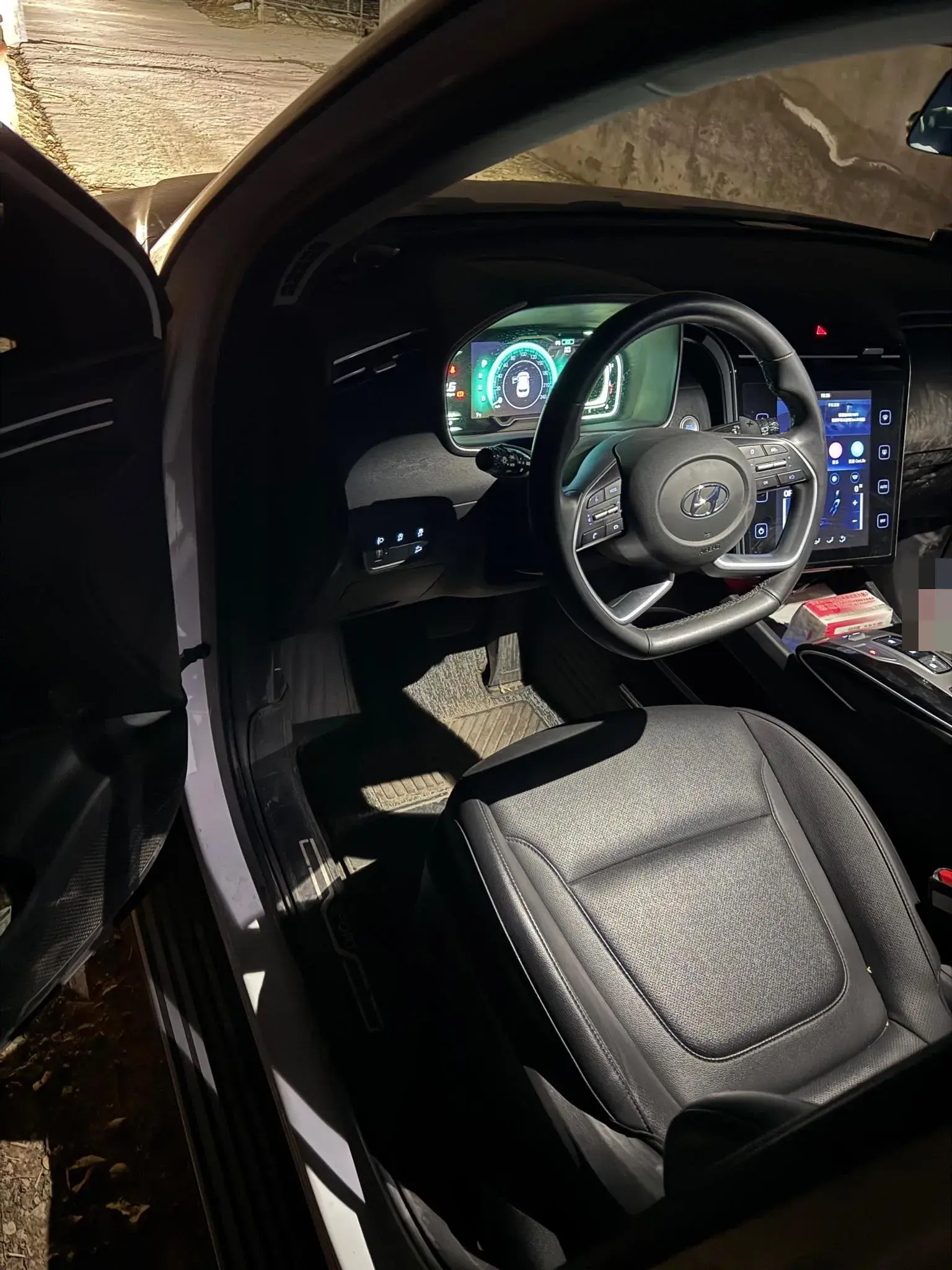 2021 HYUNDAI TUCSON thumbnail 4