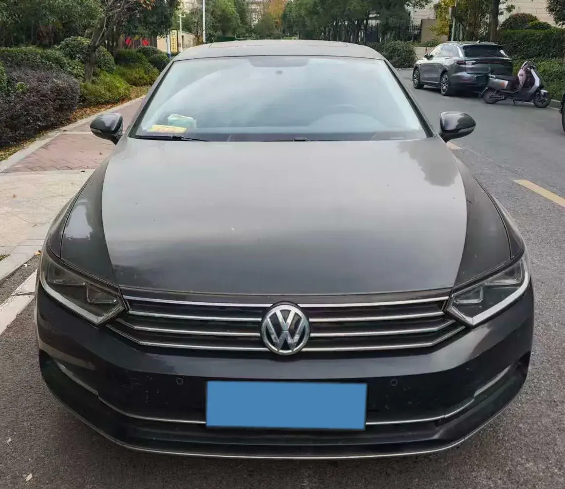 2018 VOLKSWAGEN MAGOTAN thumbnail 3