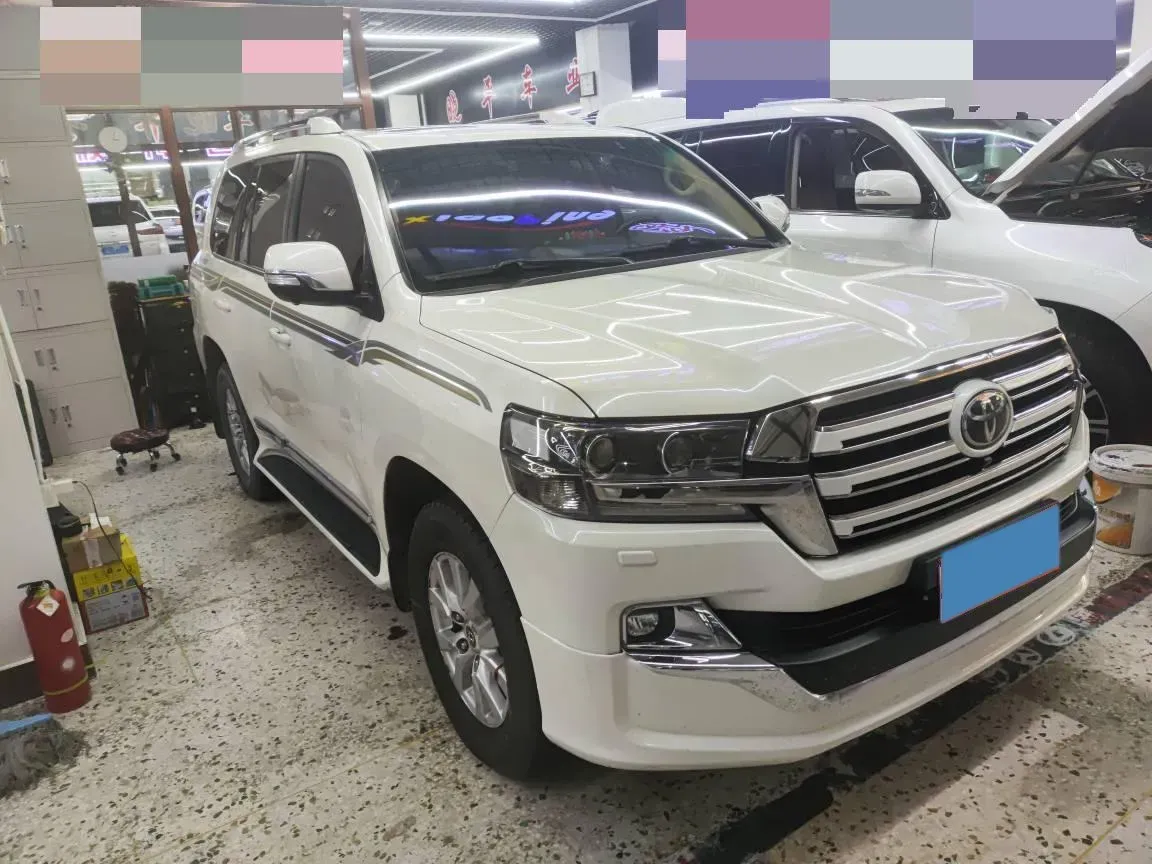 2015 Toyota Land Cruiser 4.0L 275HP V6 5AT,autocango,china used car exporter,china ev exporter,chinese used car exporter,chinese used ev exporter