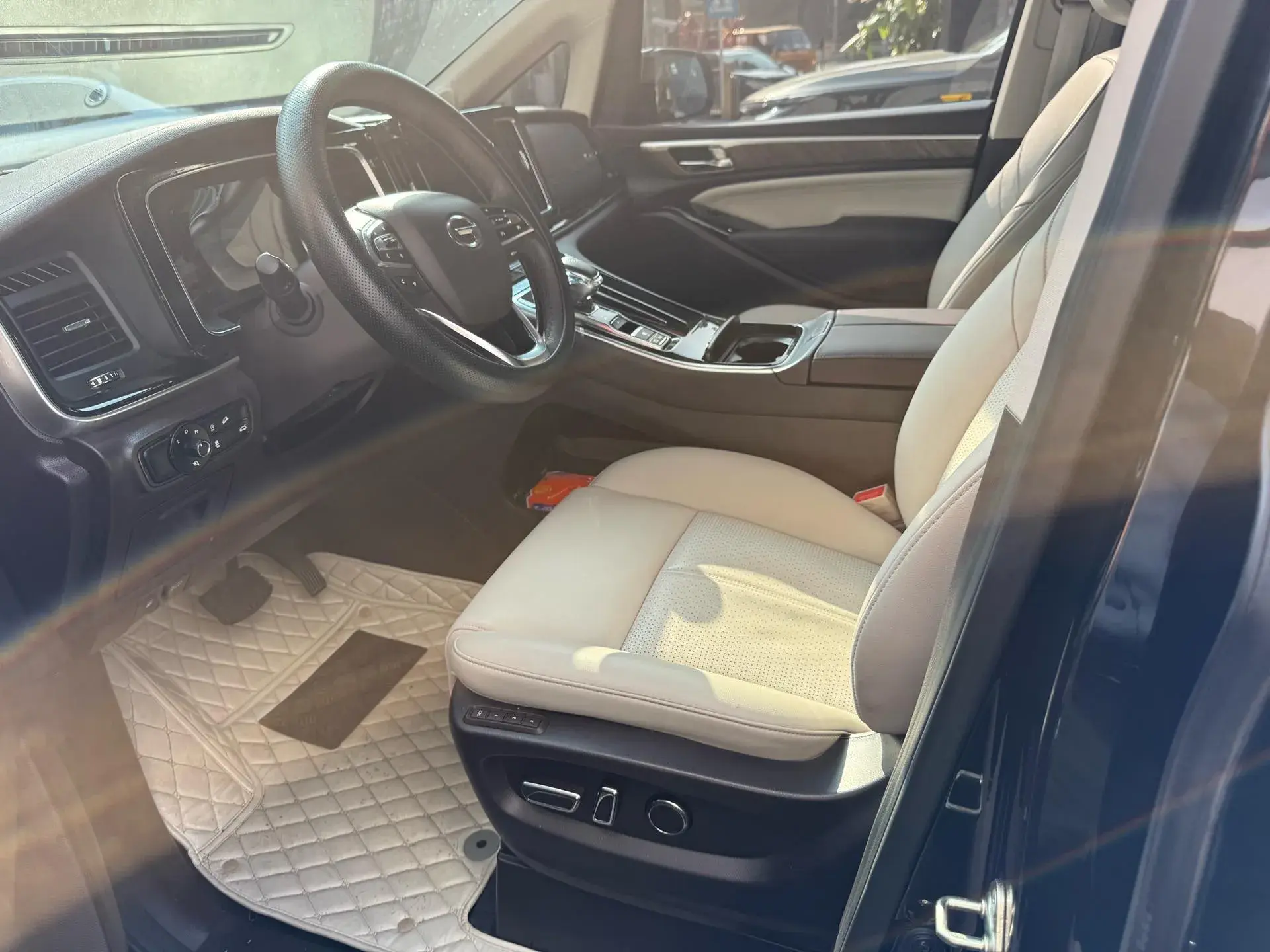 2021 GAC TRUMPCHI thumbnail 3