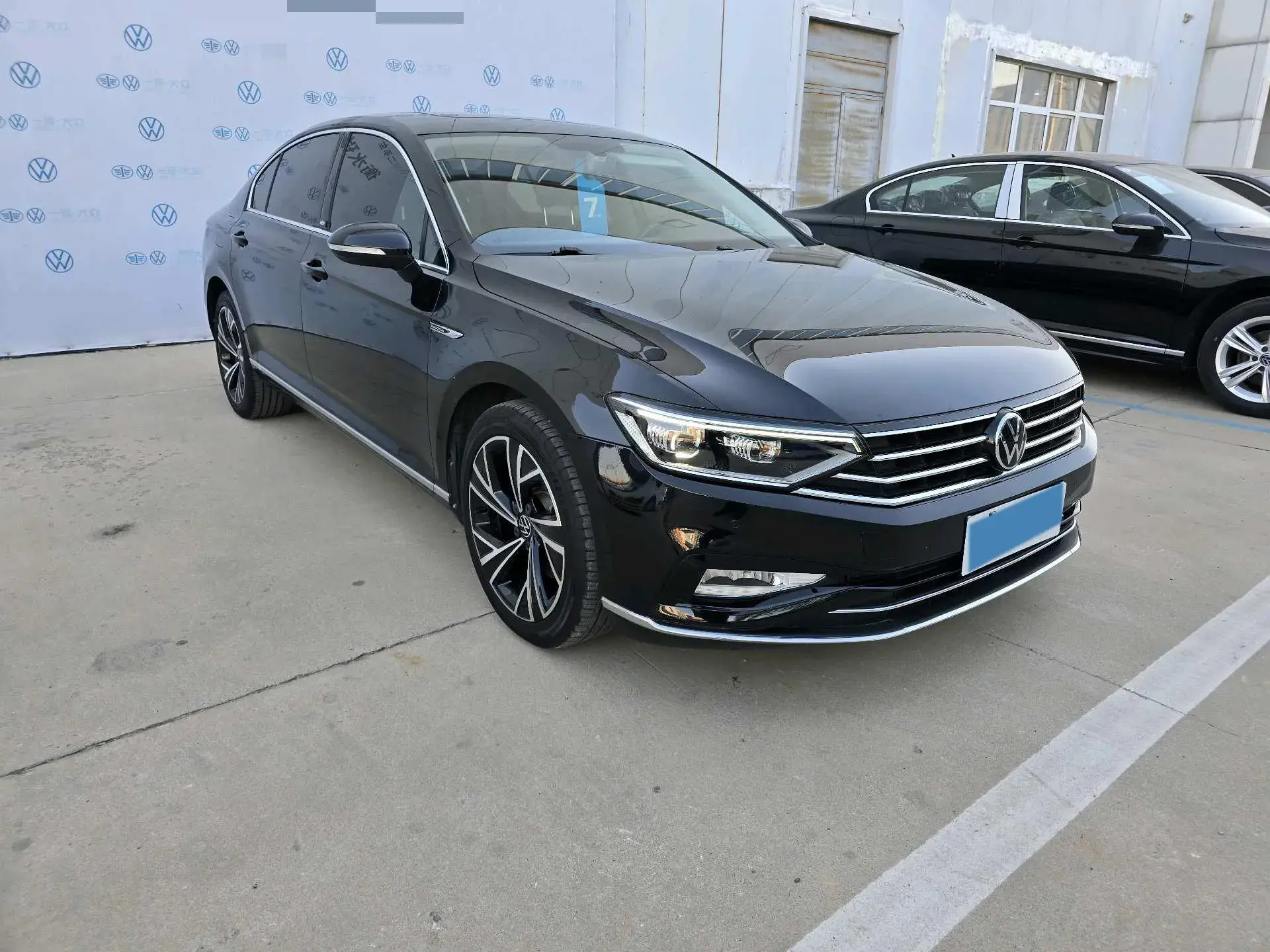 2021 VOLKSWAGEN MAGOTAN thumbnail 2