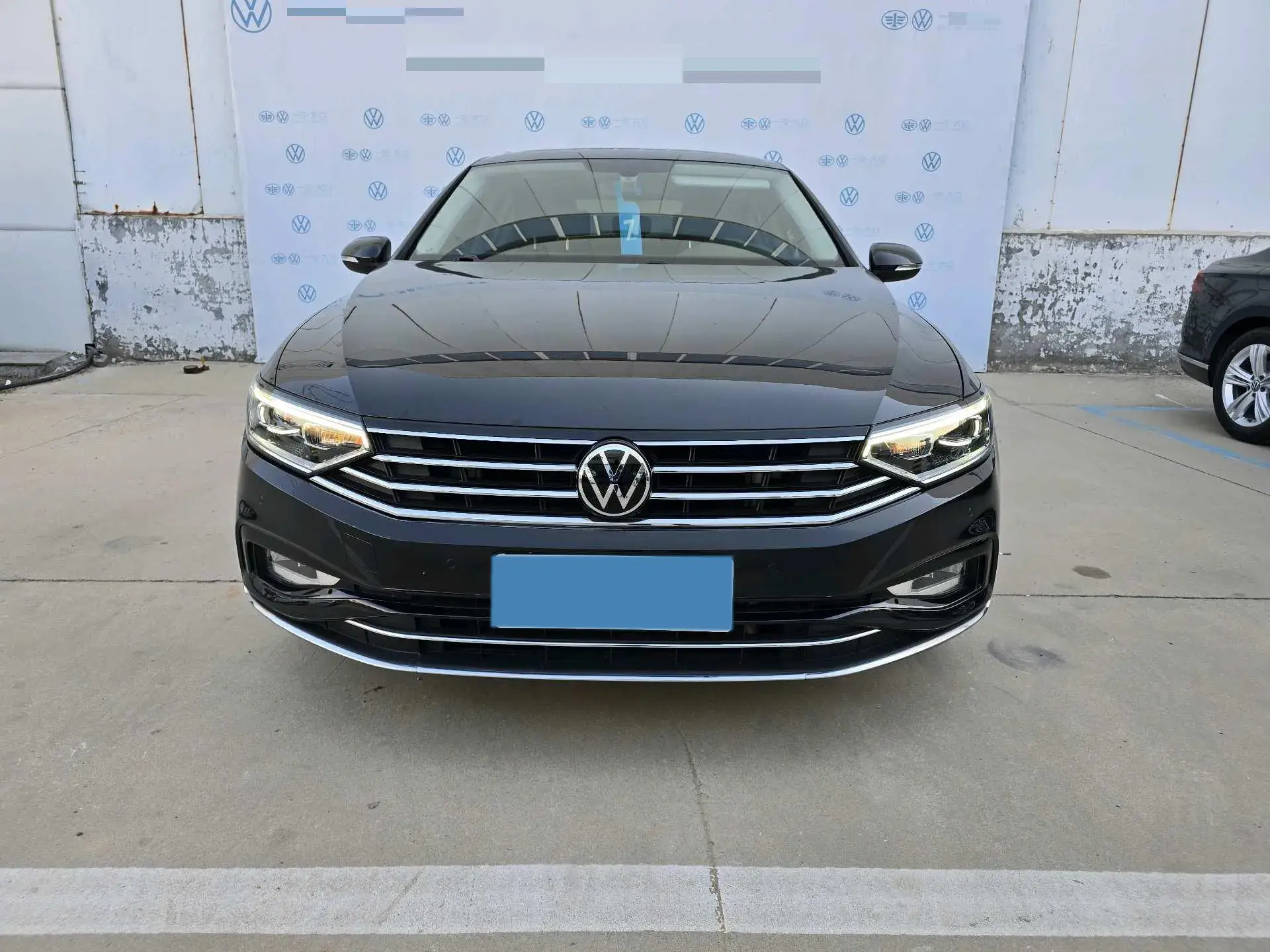 2021 VOLKSWAGEN MAGOTAN thumbnail 3