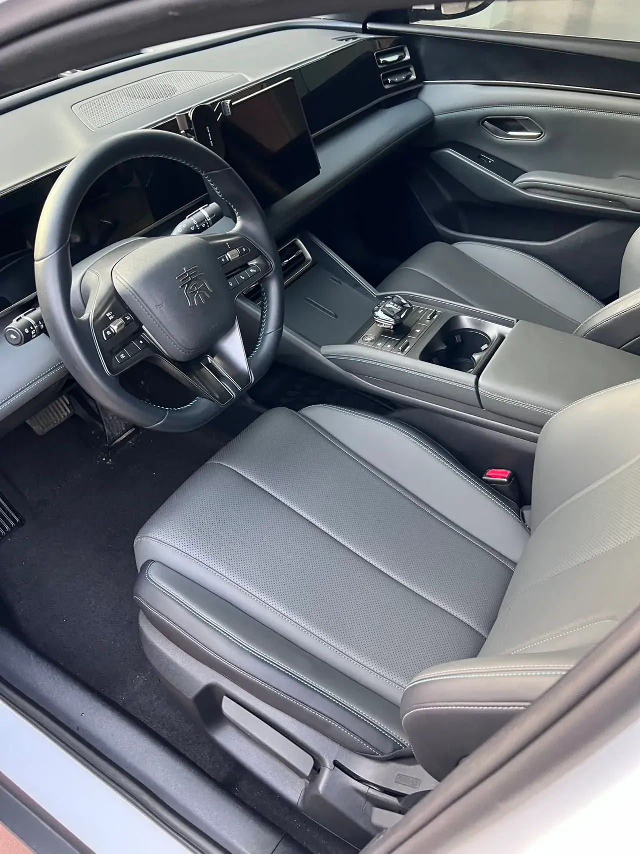 2024 BYD QINL thumbnail 3