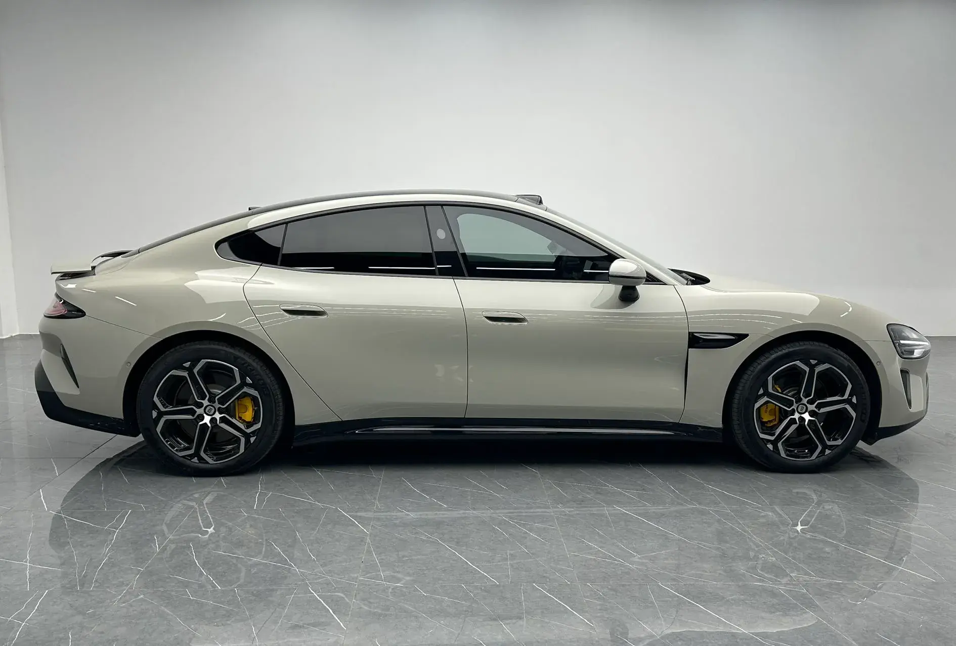 2024 MI SU7 thumbnail 2