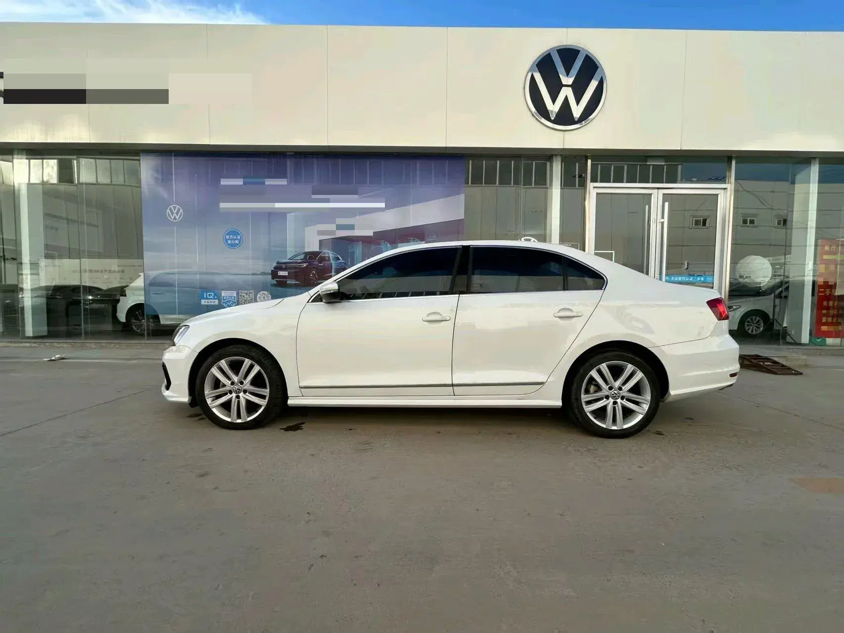 2018 VOLKSWAGEN SAGITAR thumbnail 3