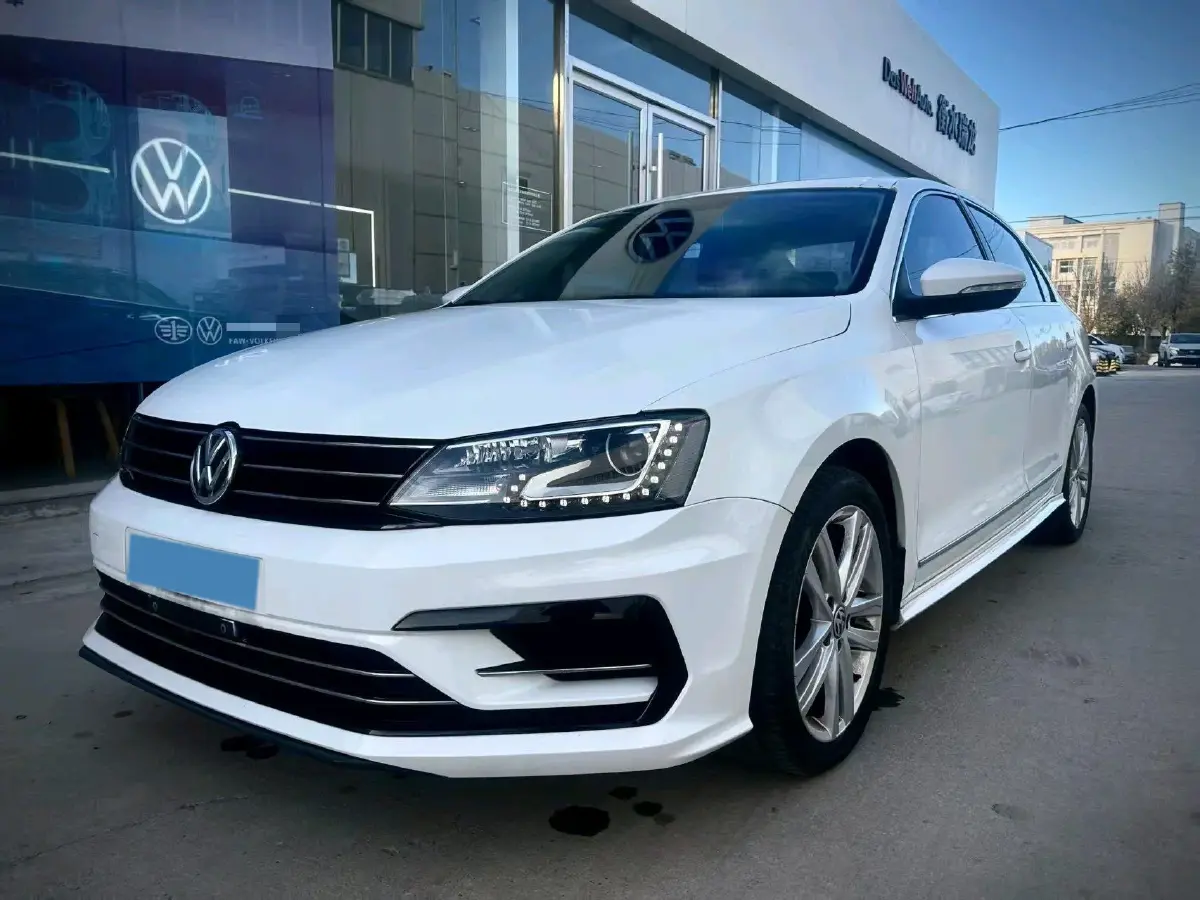 2018 Volkswagen Sagitar 1.4T 150HP L4 7DCT